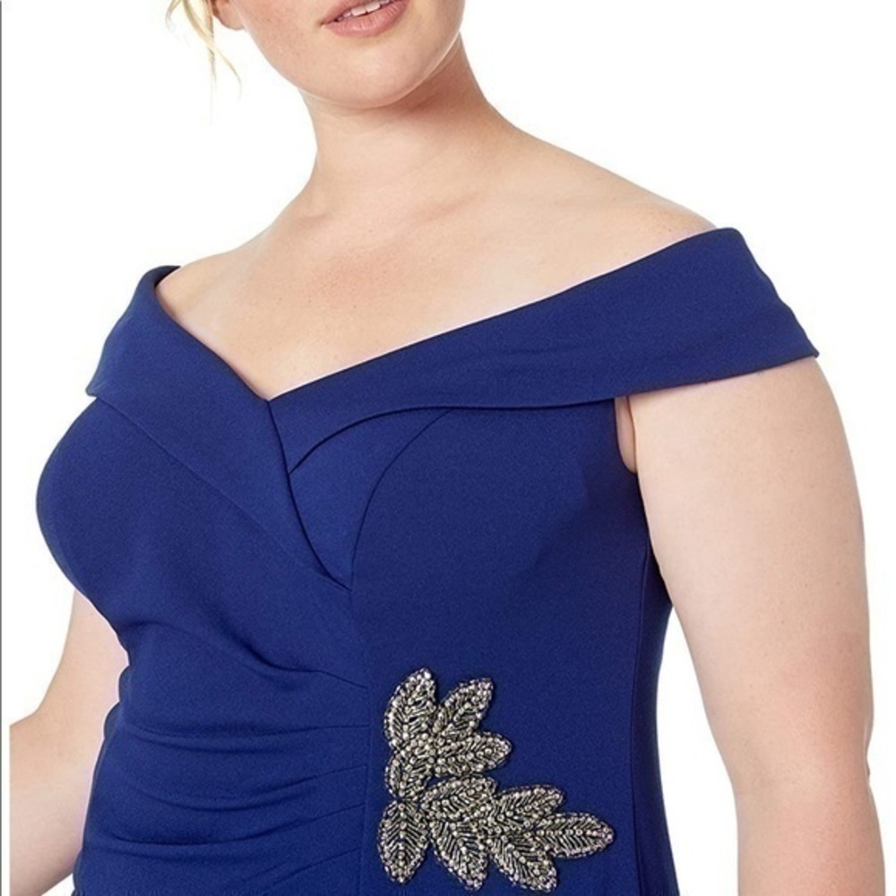 Alex Evening Navy Blue side ruched dress 2… - Picture 2 of 6
